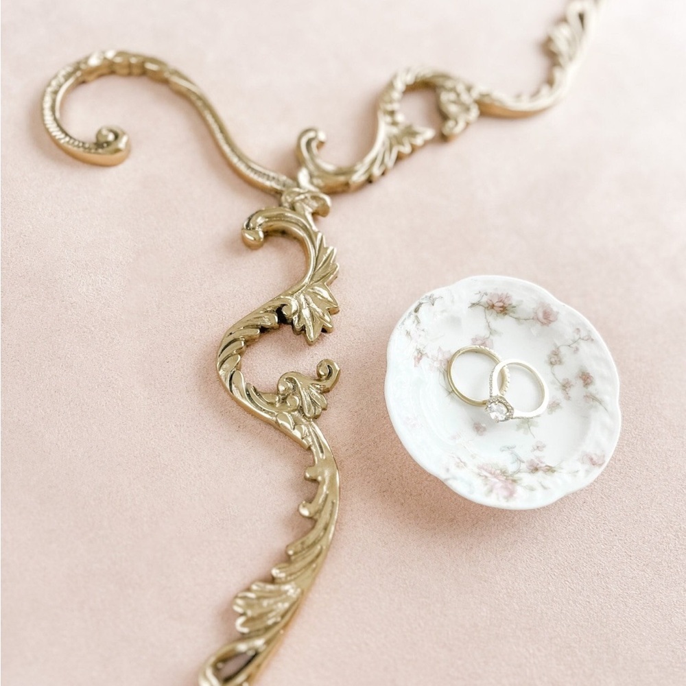 Elegant Gold Wedding Dress Hanger